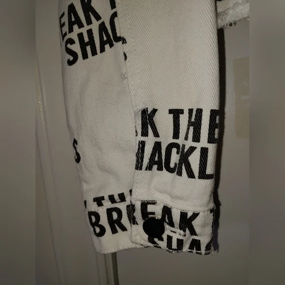 White Boxy "Break" Statement Jacket. Size S - Picture 6 of 7